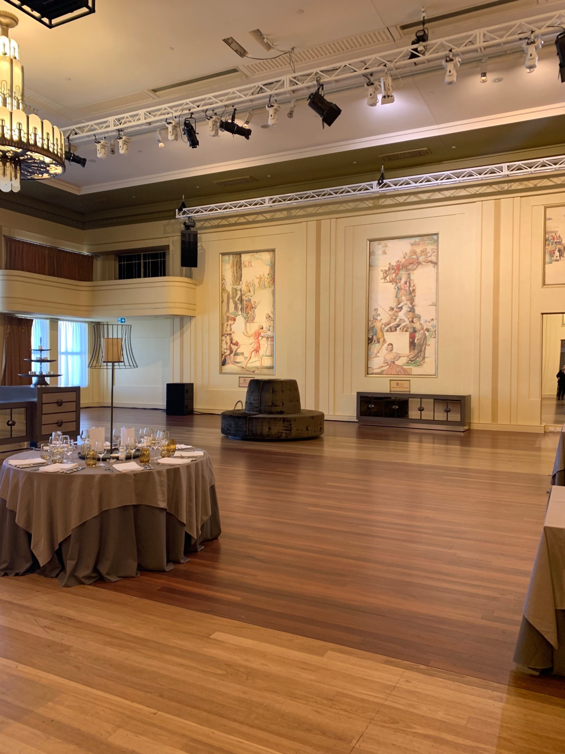 mural hall pic 2a scaled 1